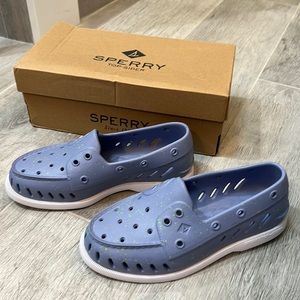 Sperry Float size 6